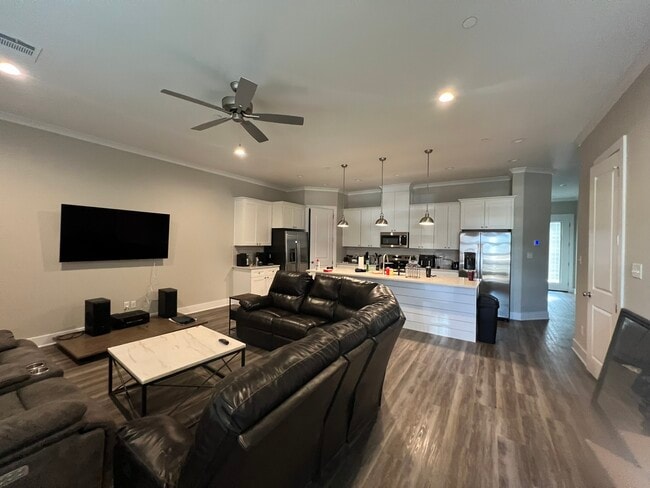 Foto del edificio - 710 Vassar Ct