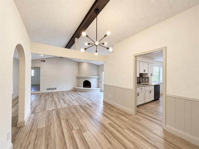 Foto del edificio - 2404 Kentfield Ln