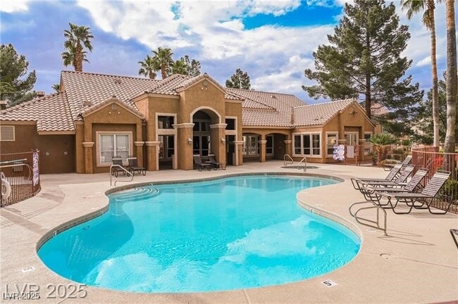 Building Photo - 1150 N Buffalo Dr