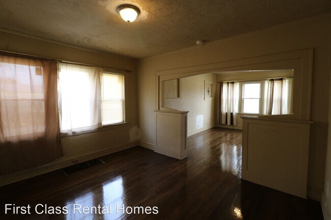 Building Photo - 4 br, 1 bath House - 1034 Roosevelt St