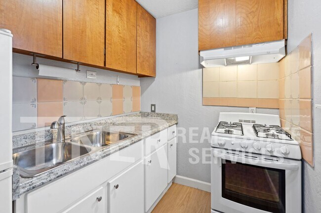 Foto del edificio - Updated Charming Studio in Historic Folsom...