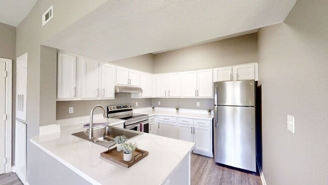 Building Photo - Harbin Pointe Apartment Homes