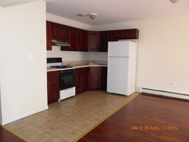 Foto del edificio - 2471 Belmont Ave