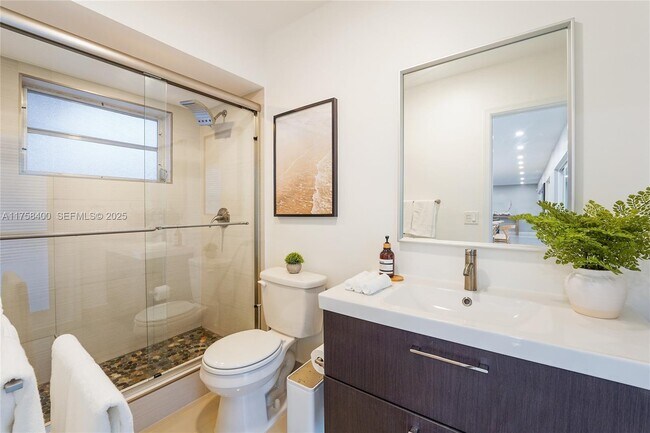 Foto del edificio - 2820 NE 60th St