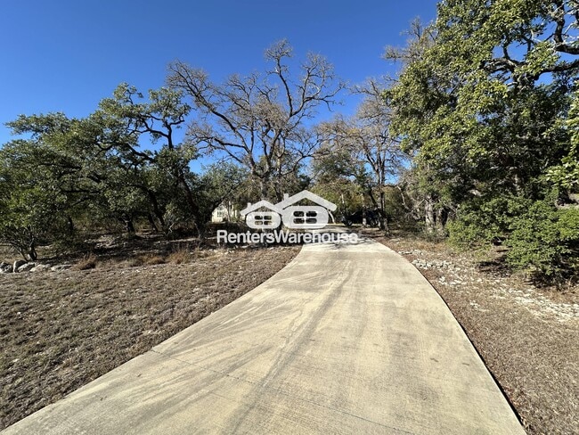 Foto del edificio - 900 Wayside Dr