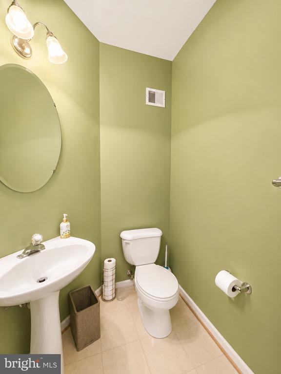 Foto del edificio - 4302 Begonia Dr
