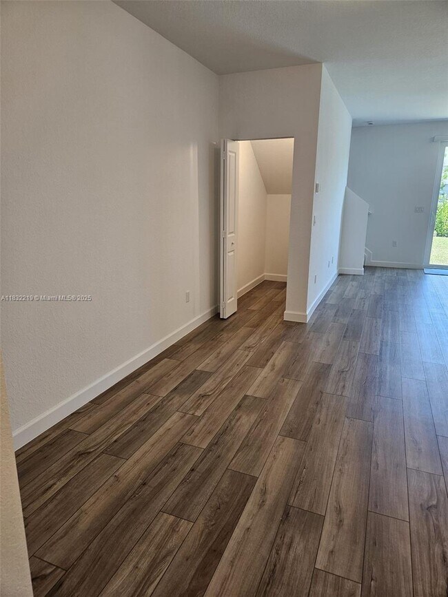 Foto del edificio - 319 SE Crossoak Ln