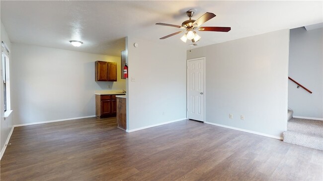 Building Photo - 1002 Verde Dr