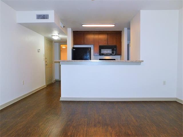 Building Photo - 1512 N Elm St