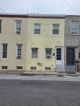 Building Photo - 721 Center St