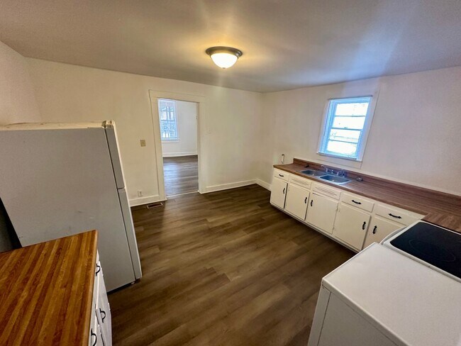 Foto del edificio - Two Bedroom, 1 Bath House in Columbia! Apply-your application fee will be credited to your first ...