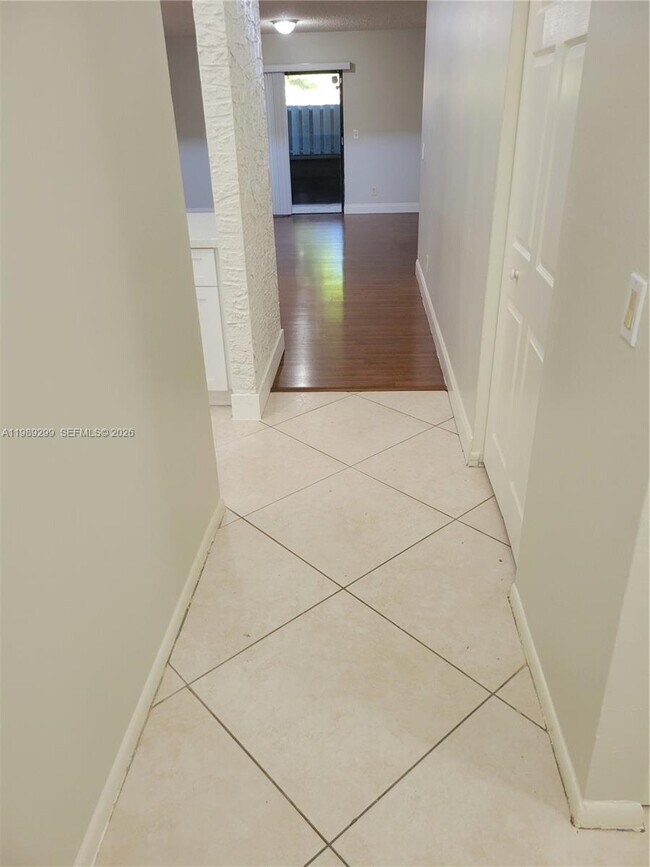 Foto del edificio - 3621 SW 69th Terrace