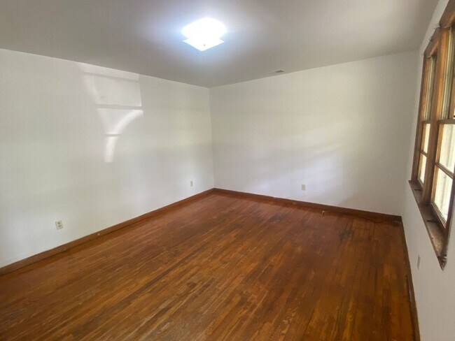 Building Photo - Cayce