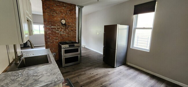 Foto del edificio - 2 Bedroom 1 bath house for rent