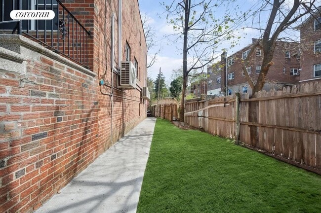 Building Photo - 224 W 252nd St