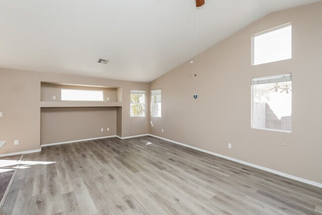 Building Photo - 6123 Cozy Creek St
