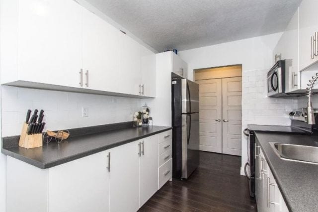 Building Photo - 2-Bedroom Rental With Multiple Parkings