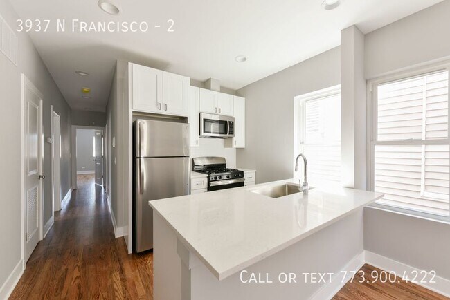 Building Photo - Renovated 3 Bedroom 2 Bath - Parking & In ...
