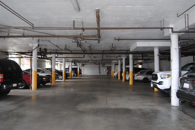 Building Photo - 3405 Linden Ave