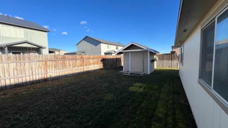 Building Photo - 421 E St NE