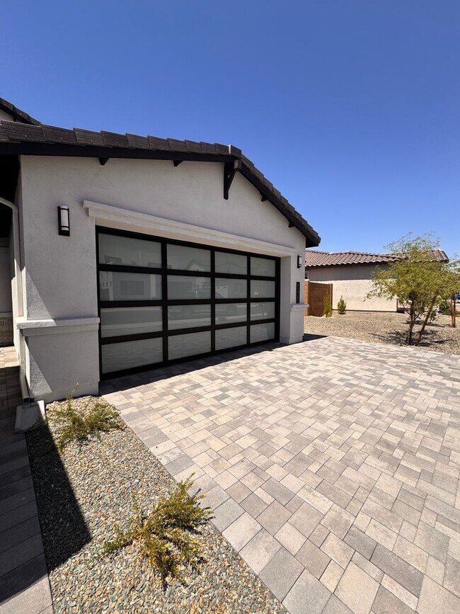 Building Photo - BEAUTIFUL HOME IN ALORAVITA NORTH IN PEORIA