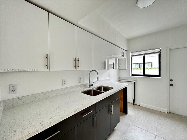 Building Photo - 875 80th St