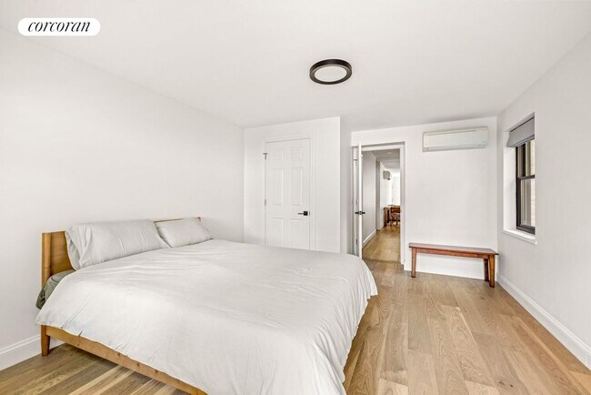 Foto del edificio - 843 Lafayette Ave