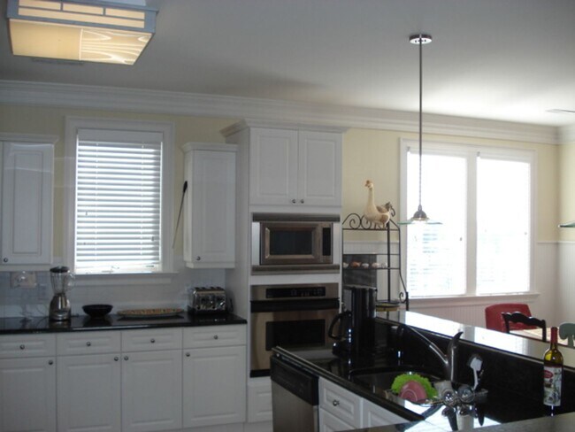 Foto del edificio - 4B Channel Ave