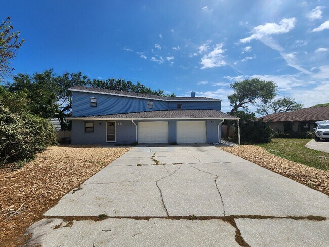 Building Photo - 3/3 Beachside rental !!