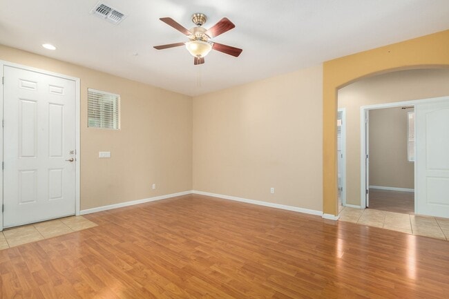 Foto del edificio - 3 Bedroom, 2 bath home in the heart of Gilbert!