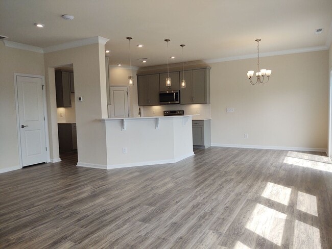 Foto del edificio - Enchanting Townhome located in the Pringle...