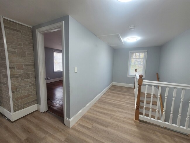 Building Photo - 237 Colburn St