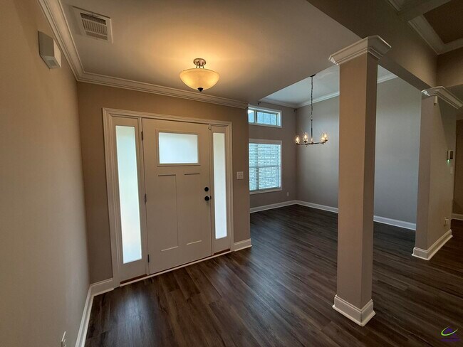 Building Photo - 313 Creek Ridge Dr