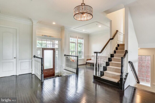 Foto del edificio - 132 Crown Farm Dr