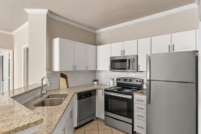 Building Photo - The Vale at Baymeadows