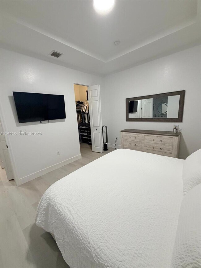 Foto del edificio - 1022 NE 42nd Terrace