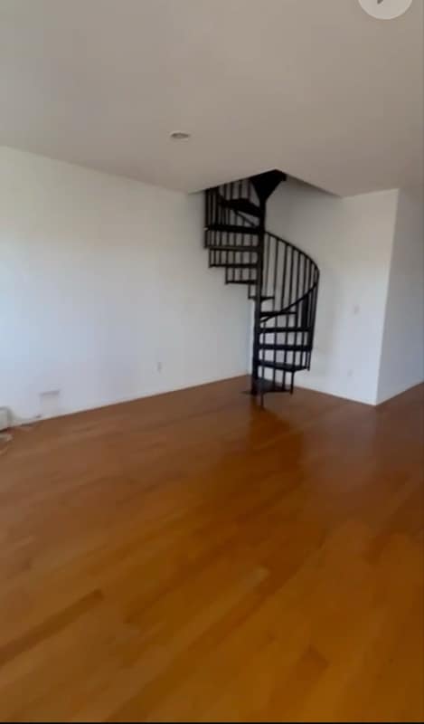 Photo - 20-10 Steinway St Townhome