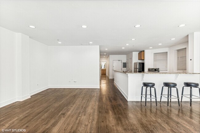 Foto del edificio - 3639 N Sheffield Ave