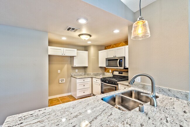 Foto del edificio - 2251 Wigwam Pkwy