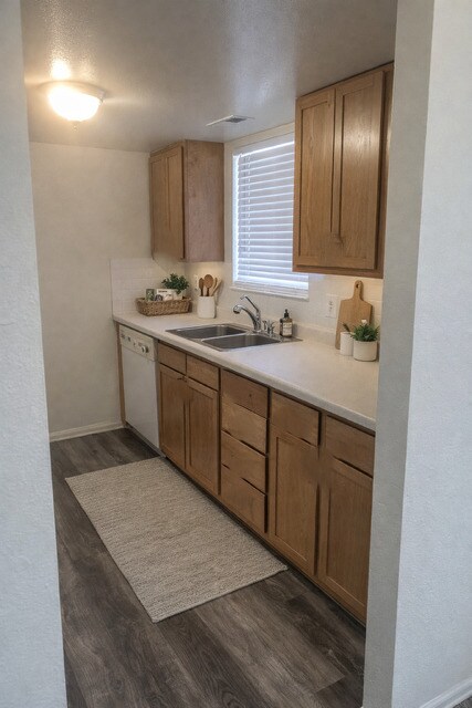 Cocina de tres habitaciones - North Ridge Heights