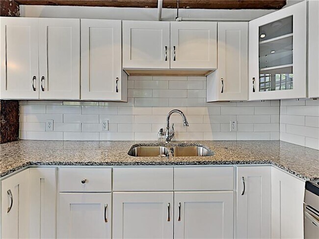 Foto del edificio - 63 Mangum St SW