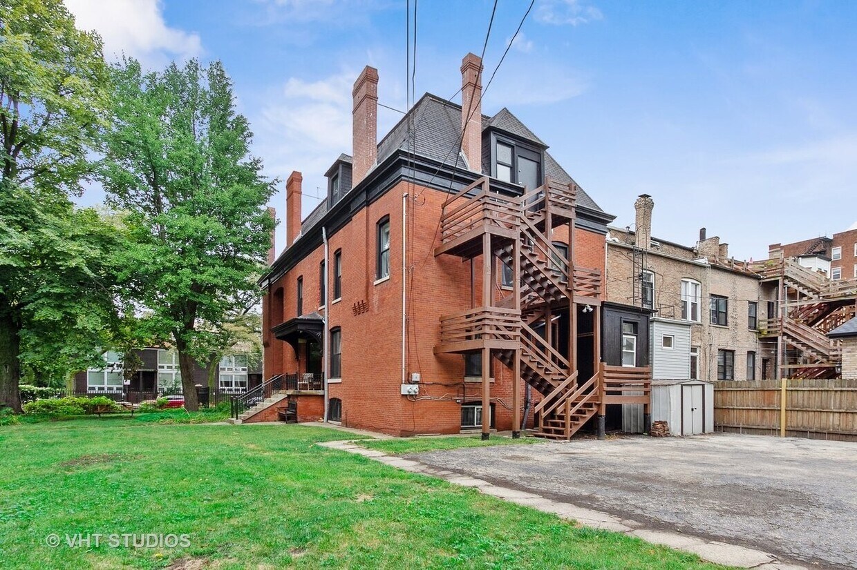 Primary Photo - 5139 S Dorchester Ave