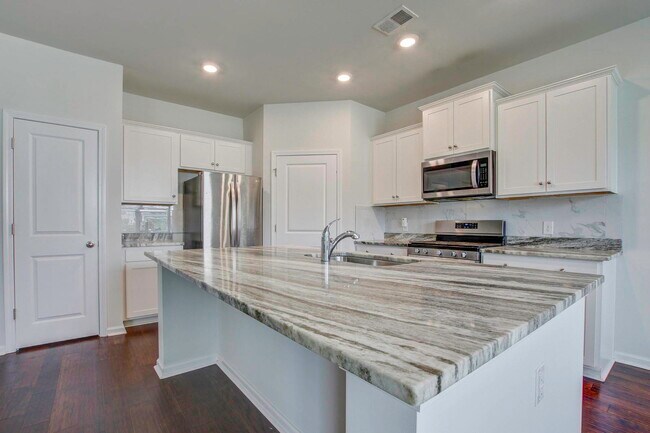 Building Photo - 1022 Sago Palm Ct