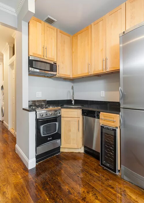 Foto del edificio - 728 10th Ave