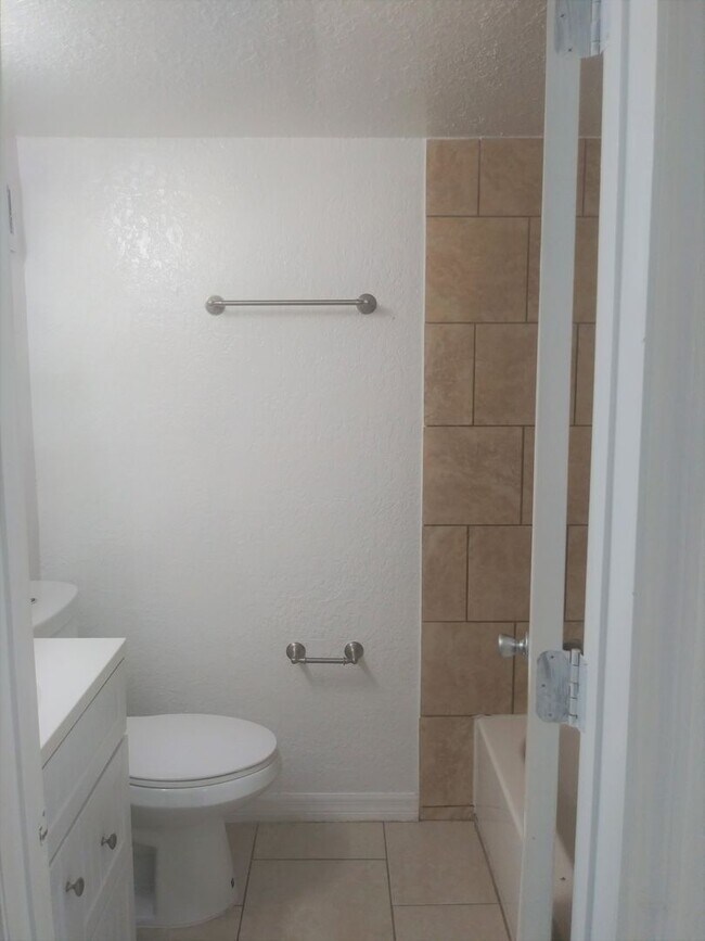 Foto del edificio - 1 Bedroom Apartment in Arlington Square Garden!