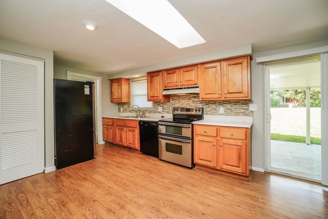Foto del edificio - 333 Brownstone Dr