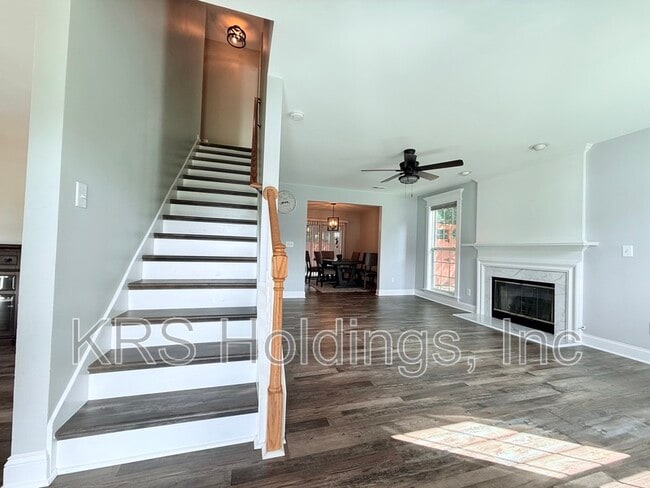Building Photo - 6920 Dawnalia Ct