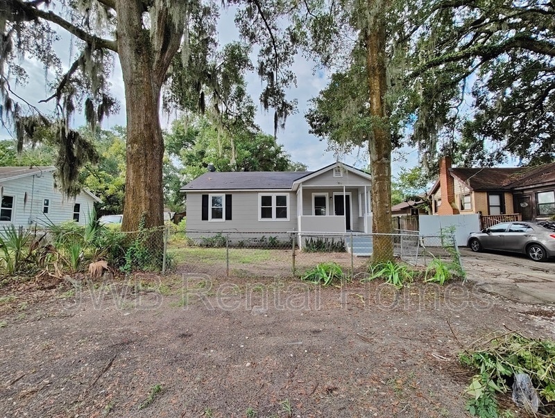 Primary Photo - 284 E 46th St