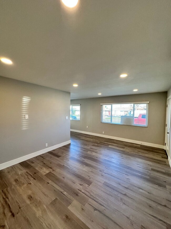 Building Photo - 5852 Santa Barbara Ave