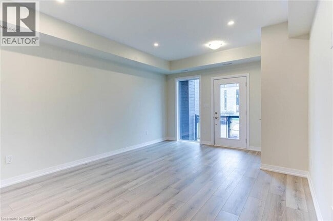 Building Photo - 261 Woodbine Ave